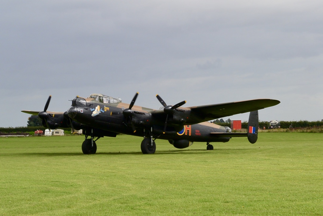 Cérémonie en hommage aux aviateurs britanniques tombés en 1944